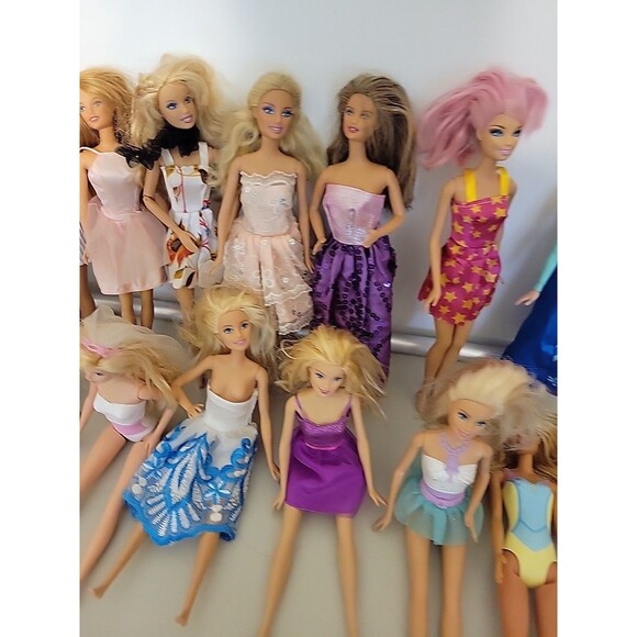 Huge lot Barbie Doll 16 pc Some maybe Disney - Picture 4 of 12
